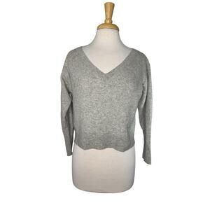 EVERLANE The Cashmere Crop V-Neck in Light Gray Size Medium Womens Long Sleeve